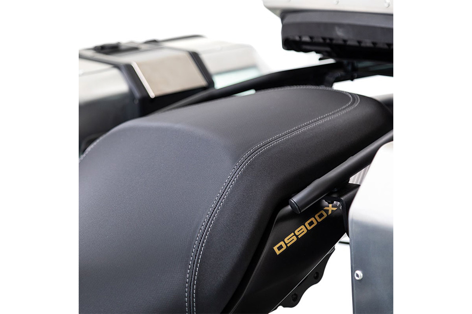 Moto Voge 900 DSX Black + Baul